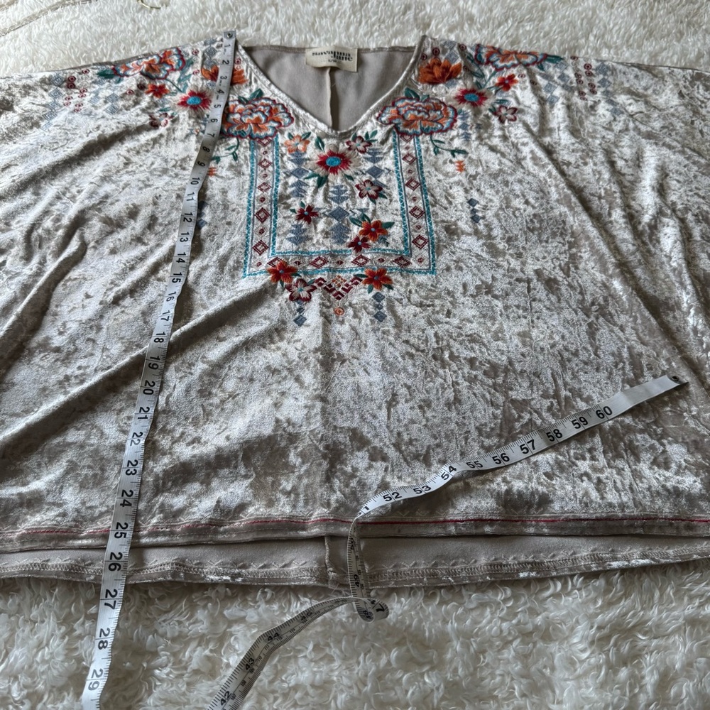 Savanna Jane Velvet Floral Embroidered Tunic Top Blouse V Neck Dolman Sleeve S/M - Picture 7 of 9